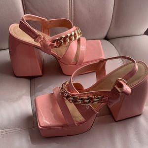 Size 7 pink never worn platform